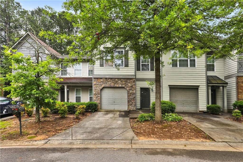 3 bedroom, 3 bathroom, 1,568 sq ft townhouse sold at 547 Tufton Trail, Atlanta, GA 30354