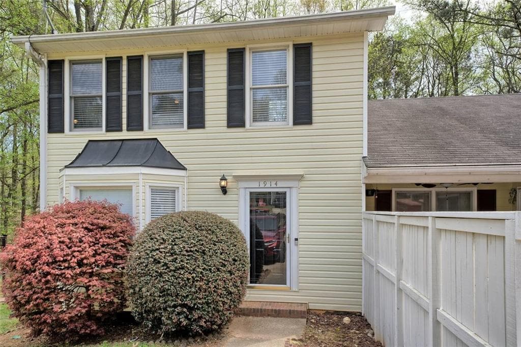 3 bedroom, 4 bathroom, 1,978 sq ft townhouse sold at 1914 Cooper Landing Drive, Smyrna, GA 30080