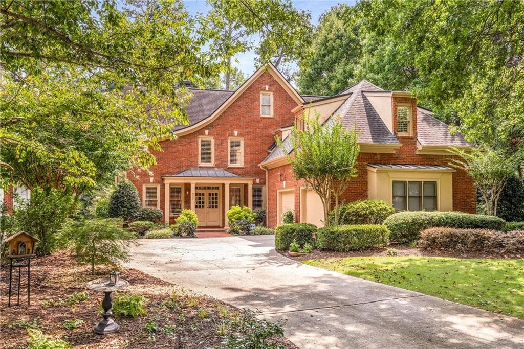 5 bedroom, 4 bathroom, 3,028 sq ft single family residence sold at 605 Forest Hills Drive, Atlanta, GA 30342