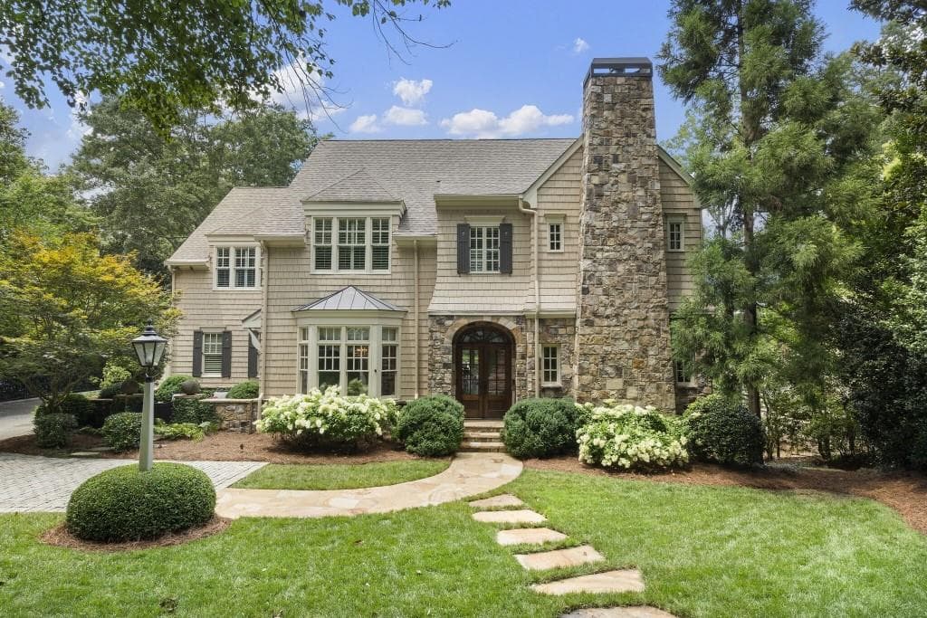 5 bedroom, 8 bathroom, 5,013 sq ft single family residence sold at 2904 Arden Road, Atlanta, GA 30327