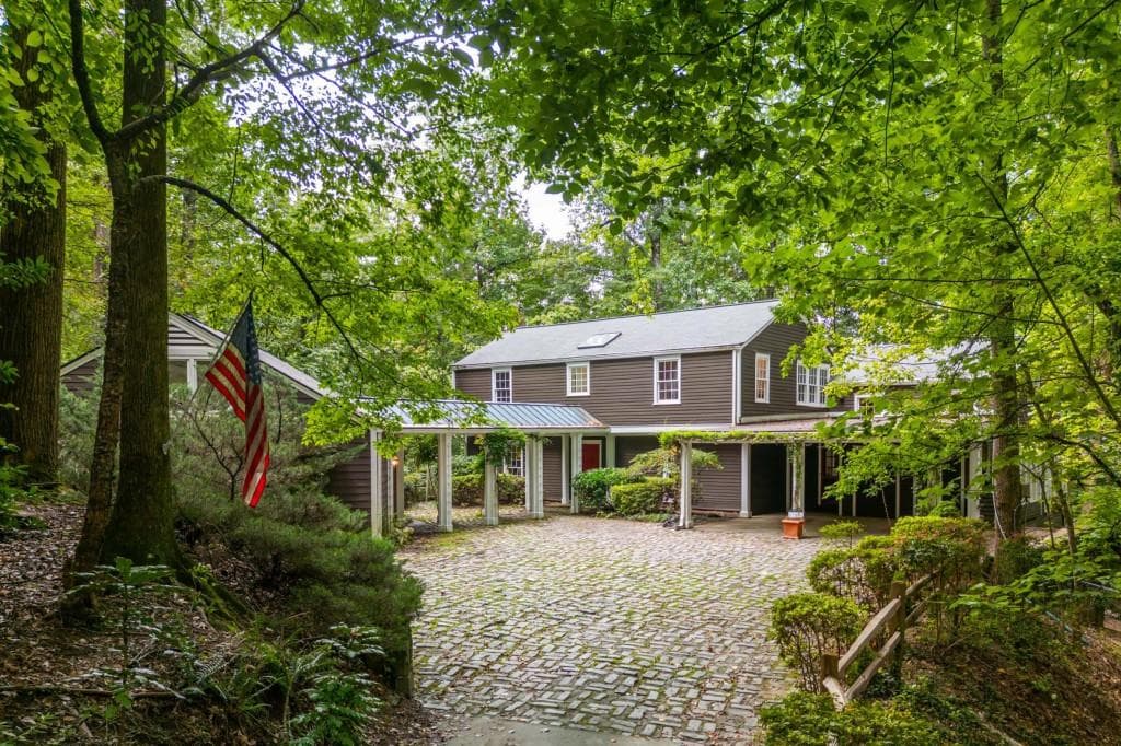 5 bedroom, 5 bathroom, 4,787 sq ft single family residence sold at 4765 Jett Road, Atlanta, GA 30327