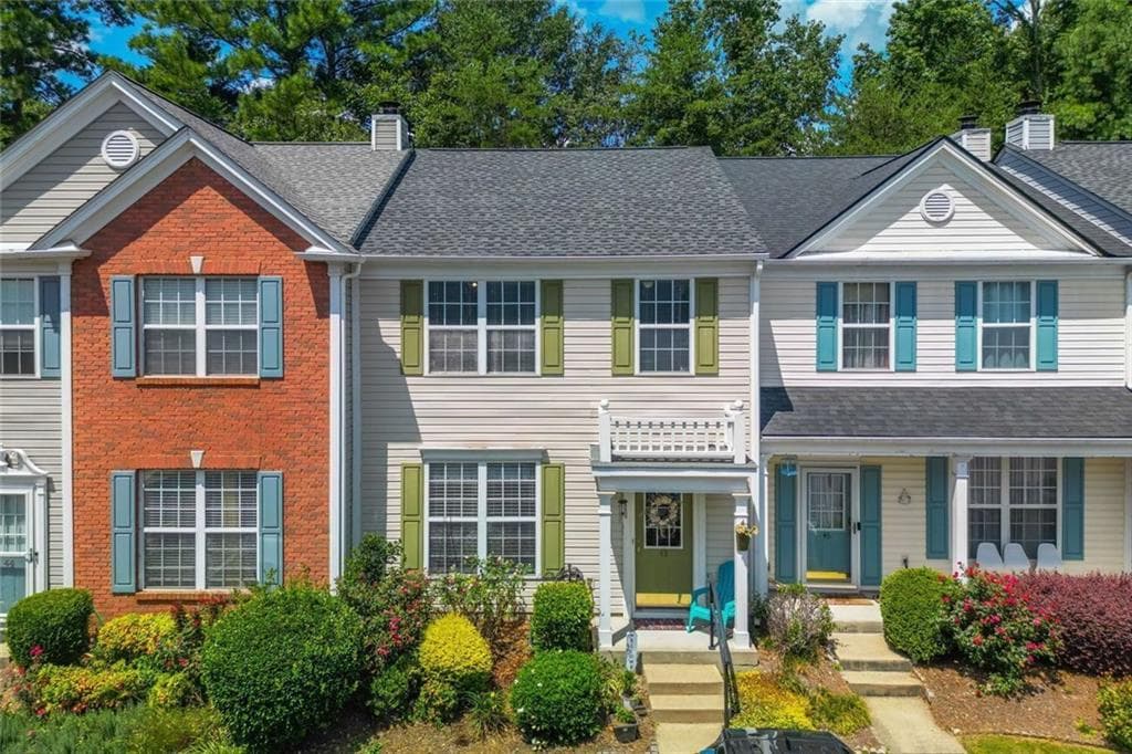 3 bedroom, 3 bathroom, 1,370 sq ft townhouse sold at 13300 Morris Road 45, Alpharetta, GA 30004