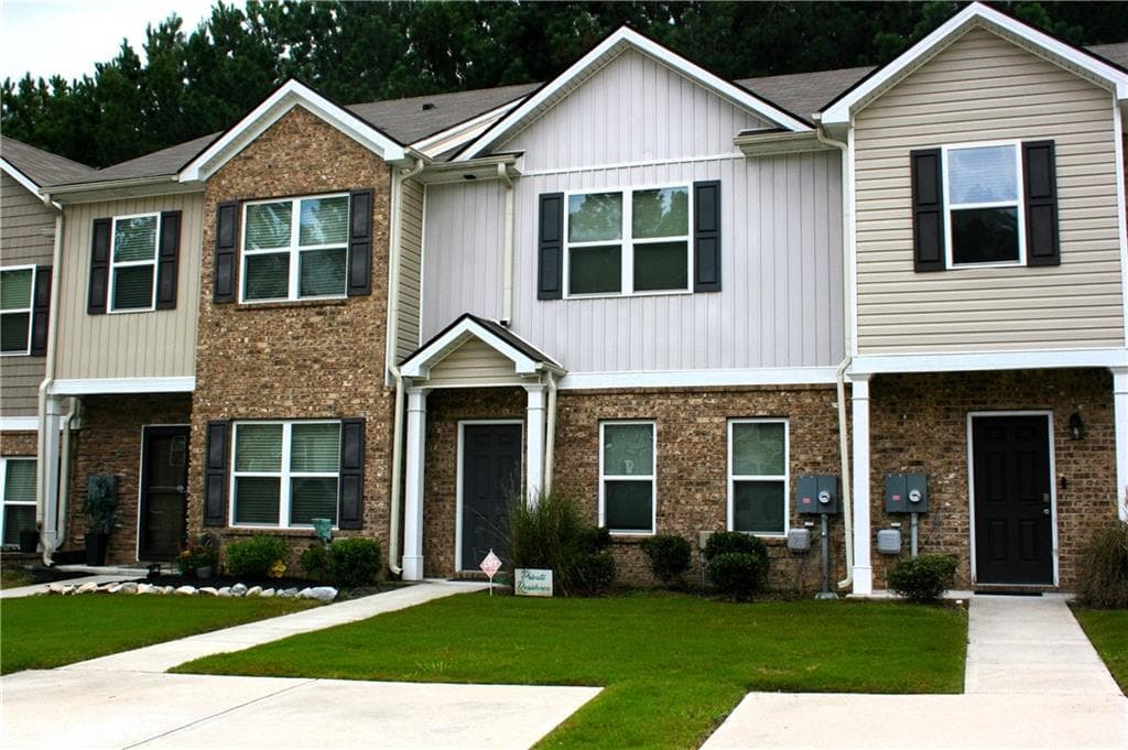 3 bedroom, 3 bathroom, 1,630 sq ft townhouse under contract at 6152 OAKLEY Road, Union City, GA 30291 — photo 2