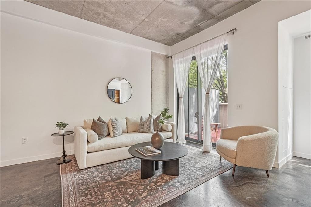 1 bedroom, 1 bathroom, 820 sq ft condominium sold at 335 W. Ponce De Leon Avenue 210, Decatur, GA 30030