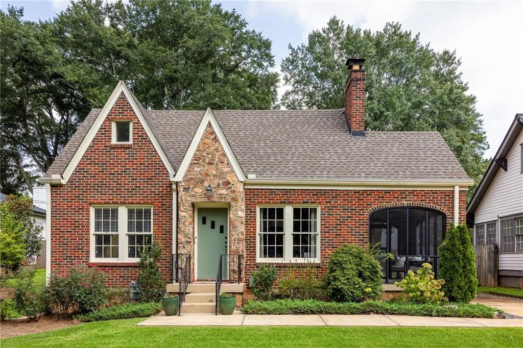 3 bedroom, 2 bathroom, 1,888 sq ft single family residence sold at 2762 Arbor Avenue, Atlanta, GA 30317