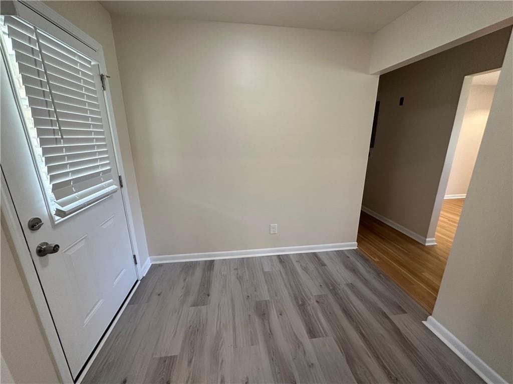 3 bedroom, 2 bathroom, 1,691 sq ft single family residence for sale at 1010 Wesley Park Drive, Marietta, GA 30064 — photo 7