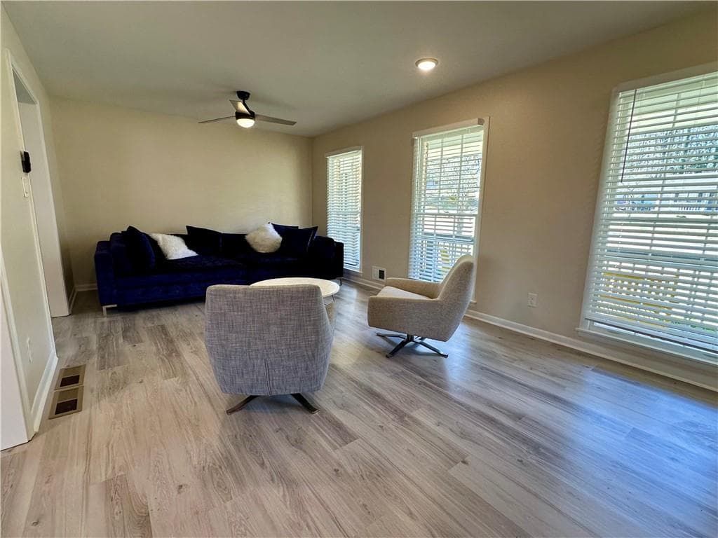 3 bedroom, 2 bathroom, 1,691 sq ft single family residence for sale at 1010 Wesley Park Drive, Marietta, GA 30064 — photo 8