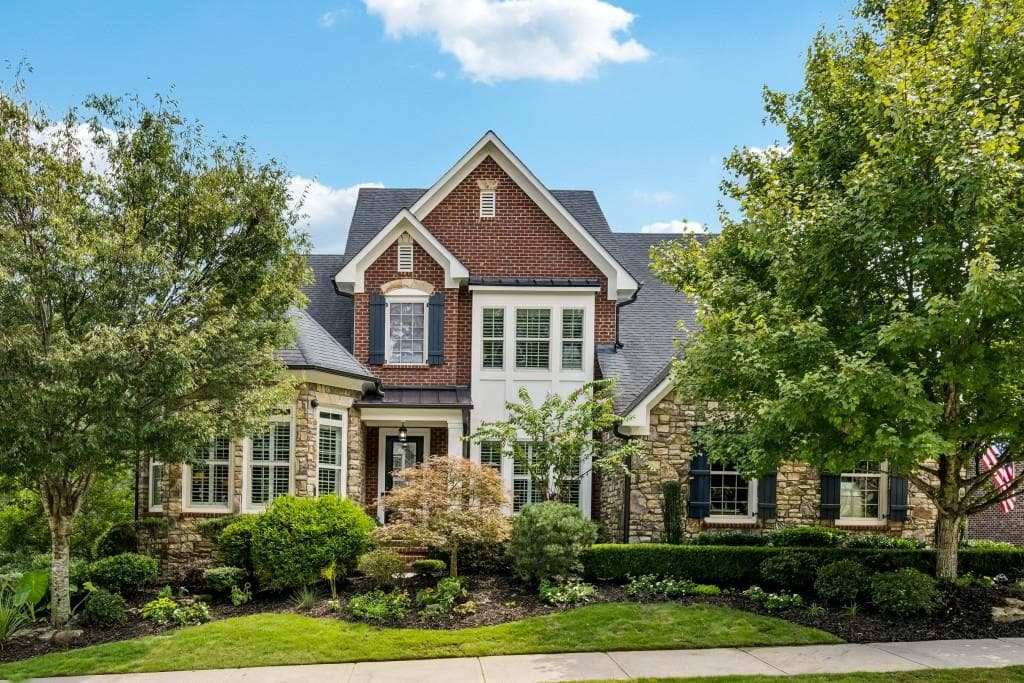 5 bedroom, 5 bathroom, 5,899 sq ft single family residence sold at 3939 Dahlwiny Court, Atlanta, GA 30350