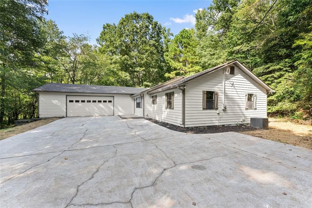 302 Beaver Creek Drive, Commerce, GA 30530 — most recent listing photo