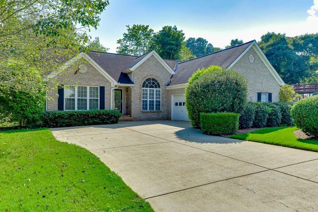 7010 Valley Landing Court, Cumming, GA 30041 — most recent listing photo