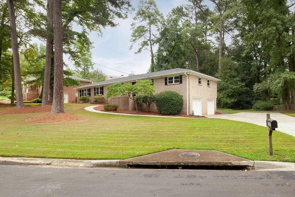 3841 RENA Lane, Smyrna, GA 30082 — most recent listing photo