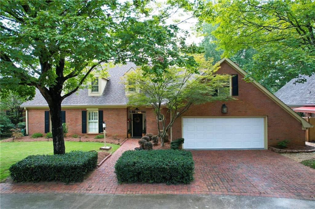 240 Tenth Fairway, Roswell, GA 30076 — most recent listing photo