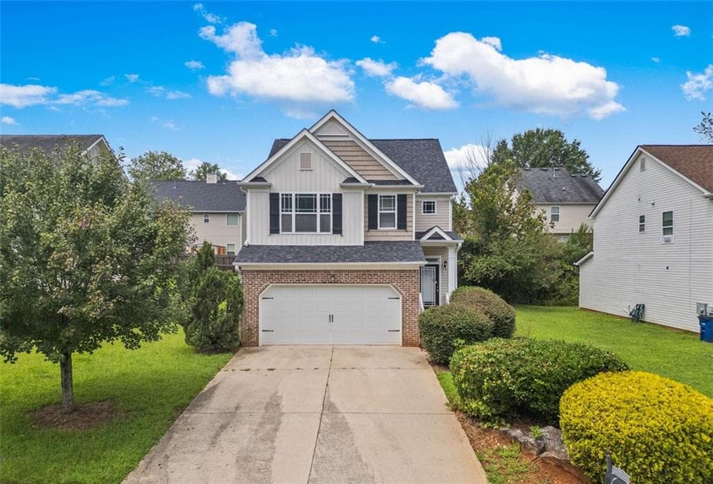3 bedroom, 3 bathroom, 1,707 sq ft single family residence sold at 8133 Brookbend Drive, Douglasville, GA 30134