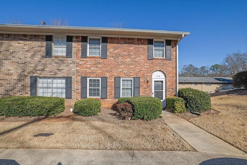 3 bedroom, 3 bathroom, 1,320 sq ft condominium sold at 413 Northdale Court, Lawrenceville, GA 30046