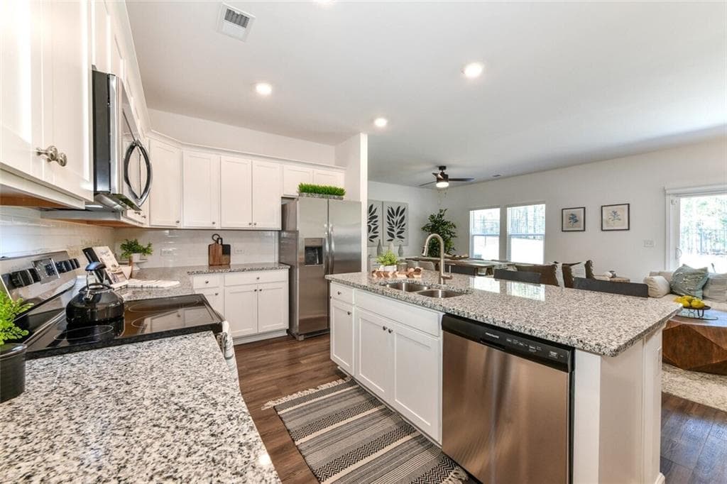 3 bedroom, 3 bathroom, 1,382 sq ft single family residence for rent at 12006 Crosswicks Road Bliss, Union City, GA 30291 for $2,649 a month — photo 7