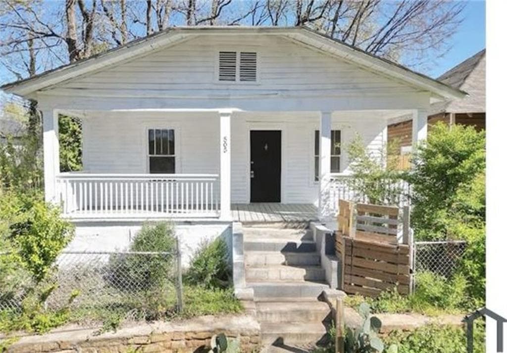 3 bedroom, 2 bathroom, 1,055 sq ft single family residence sold at 505 Dunbar Street, Atlanta, GA 30310