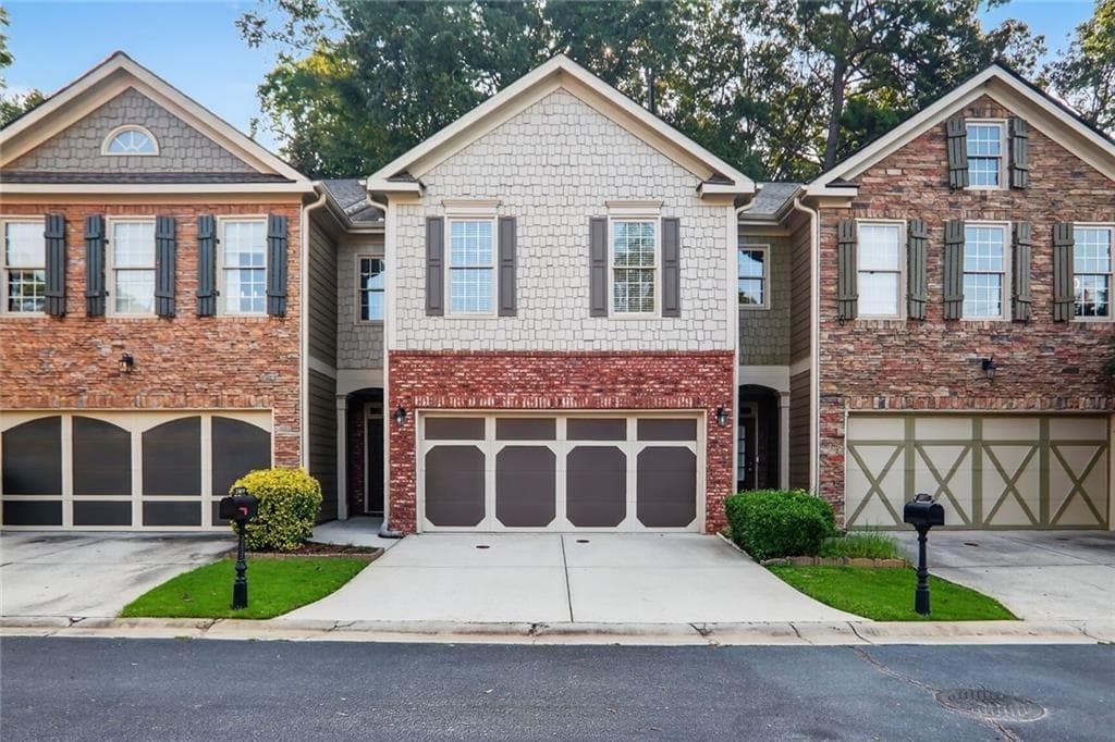 3 bedroom, 3 bathroom, 1,948 sq ft townhouse sold at 3999 Caitlyn Lane, Atlanta, GA 30360