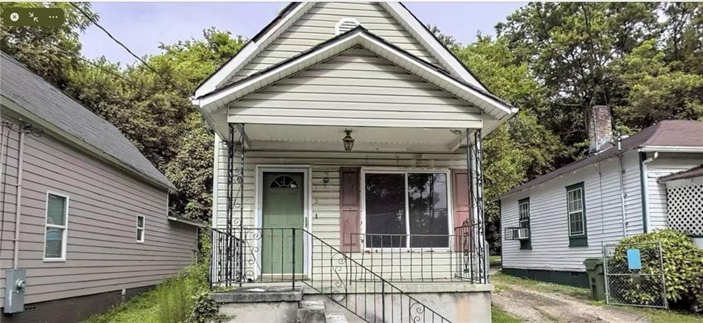1 bedroom, 1 bathroom, 704 sq ft single family residence sold at 1050 Garibaldi Street, Atlanta, GA 30310