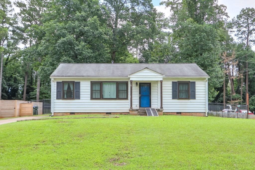 3 bedroom, 1 bathroom, 960 sq ft single family residence sold at 1975 Shalimar Drive, Atlanta, GA 30345