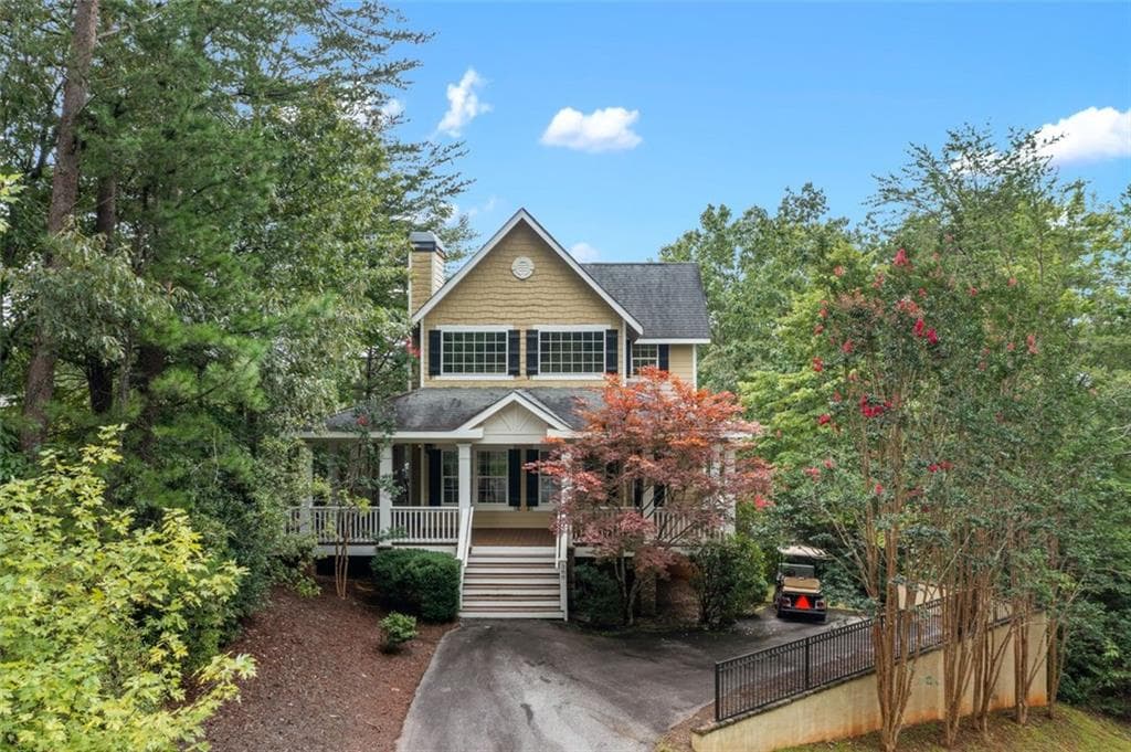 3 bedroom, 4 bathroom, 2,584 sq ft single family residence sold at 388 Bahn Erlenbruck, Helen, GA 30545