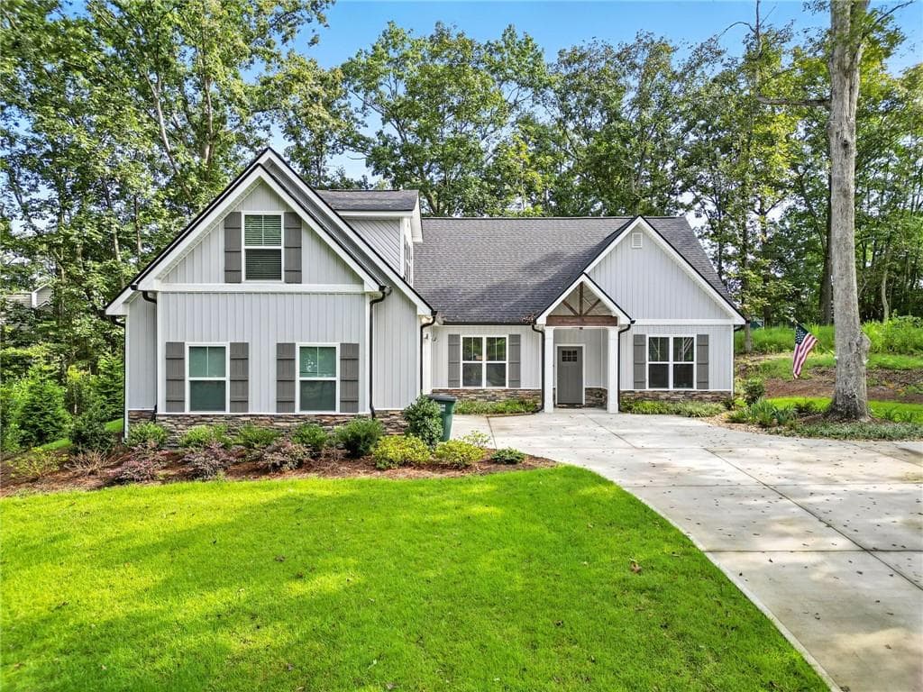 564 Oakland Drive, Calhoun, GA 30701 — most recent listing photo