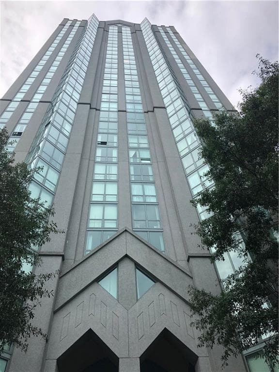 2 bedroom, 2 bathroom, 1,260 sq ft condominium for sale at 2870 Pharr Court South 901, Atlanta, GA 30305