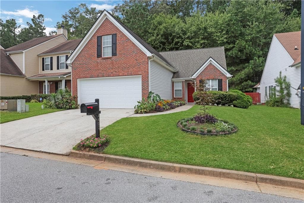 4401 Chestnut Lake Avenue, Lithonia, GA 30038 — most recent listing photo