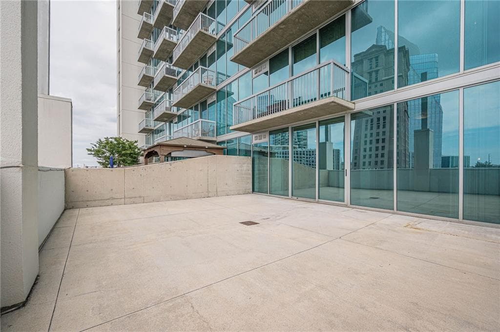 1 bedroom, 1 bathroom, 764 sq ft condominium sold at 3324 Peachtree Road 810, Atlanta, GA 30326