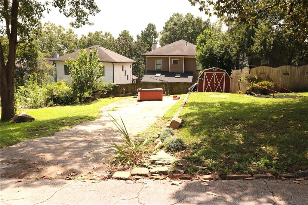 3 bedroom, 2 bathroom, 1,160 sq ft single family residence for sale at 1194 Warfield Street, Atlanta, GA 30318 — photo 4