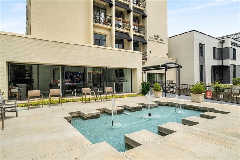 1 bedroom, 1 bathroom, 600 sq ft condominium sold at 1421 Peachtree Street 203, Atlanta, GA 30309