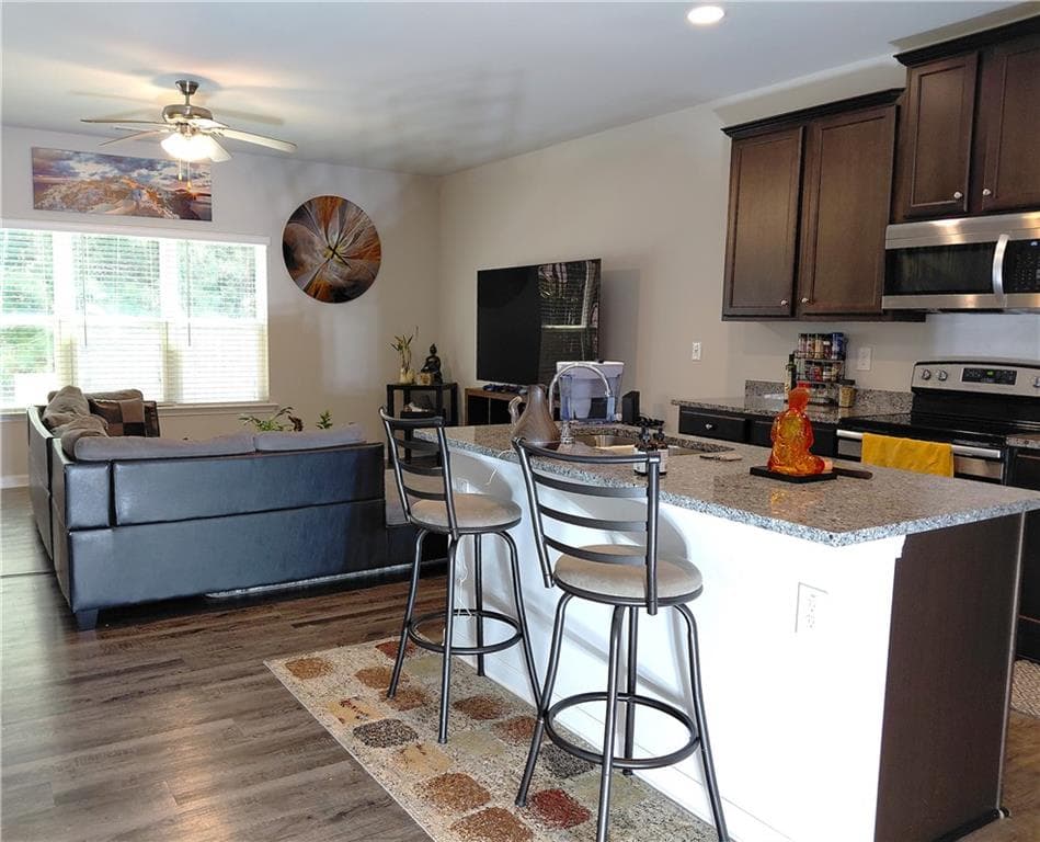 3 bedroom, 3 bathroom, 1,630 sq ft townhouse under contract at 6152 OAKLEY Road, Union City, GA 30291 — photo 6