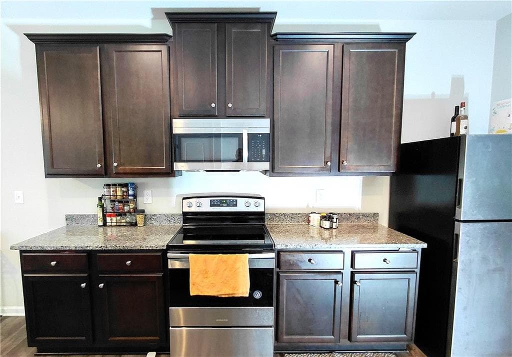 3 bedroom, 3 bathroom, 1,630 sq ft townhouse under contract at 6152 OAKLEY Road, Union City, GA 30291 — photo 8
