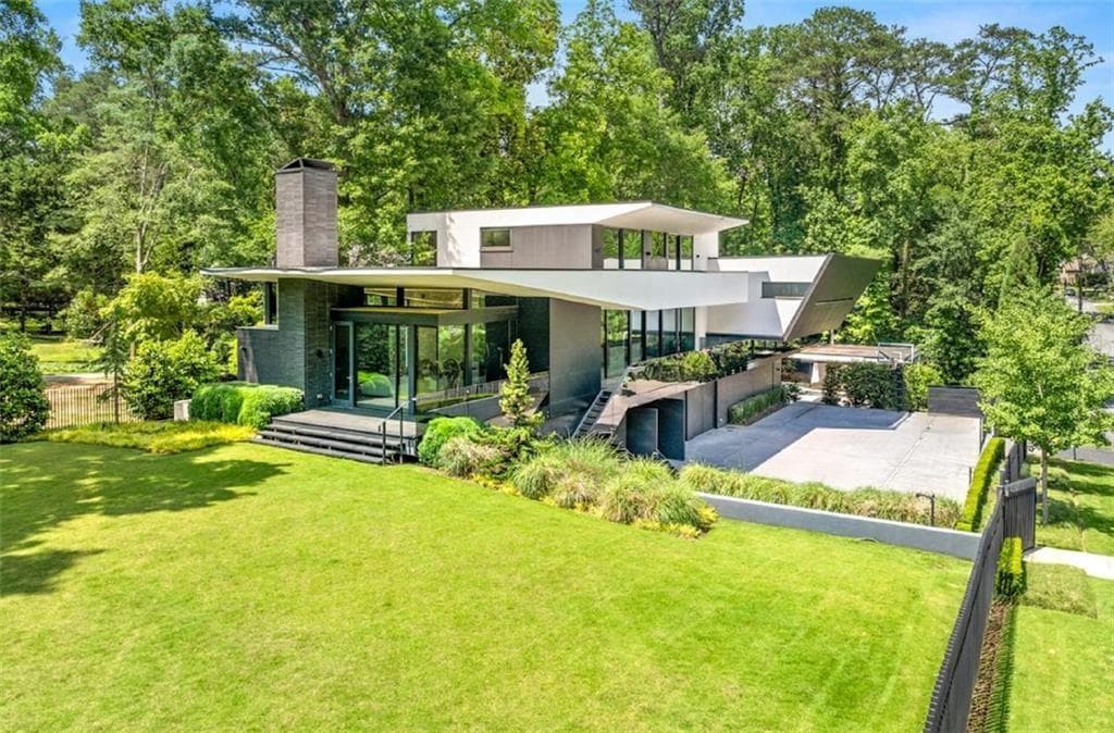 5 bedroom, 7 bathroom, 9,869 sq ft single family residence sold at 3891 Wieuca Road, Atlanta, GA 30342