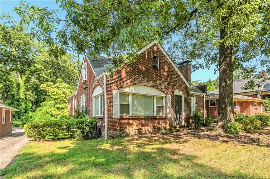 4 bedroom, 4 bathroom, 2,295 sq ft single family residence for sale at 1807 Sylvan Road, Atlanta, GA 30310 — photo 2