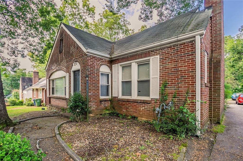 4 bedroom, 4 bathroom, 2,295 sq ft single family residence for sale at 1807 Sylvan Road, Atlanta, GA 30310 — photo 5