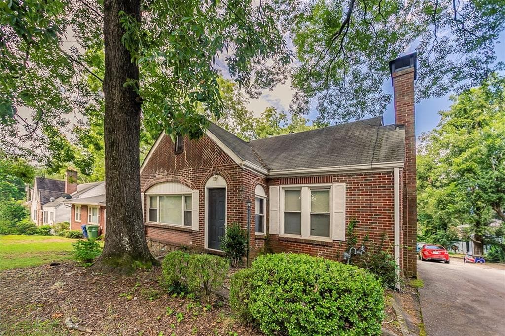 4 bedroom, 4 bathroom, 2,295 sq ft single family residence for sale at 1807 Sylvan Road, Atlanta, GA 30310 — photo 6