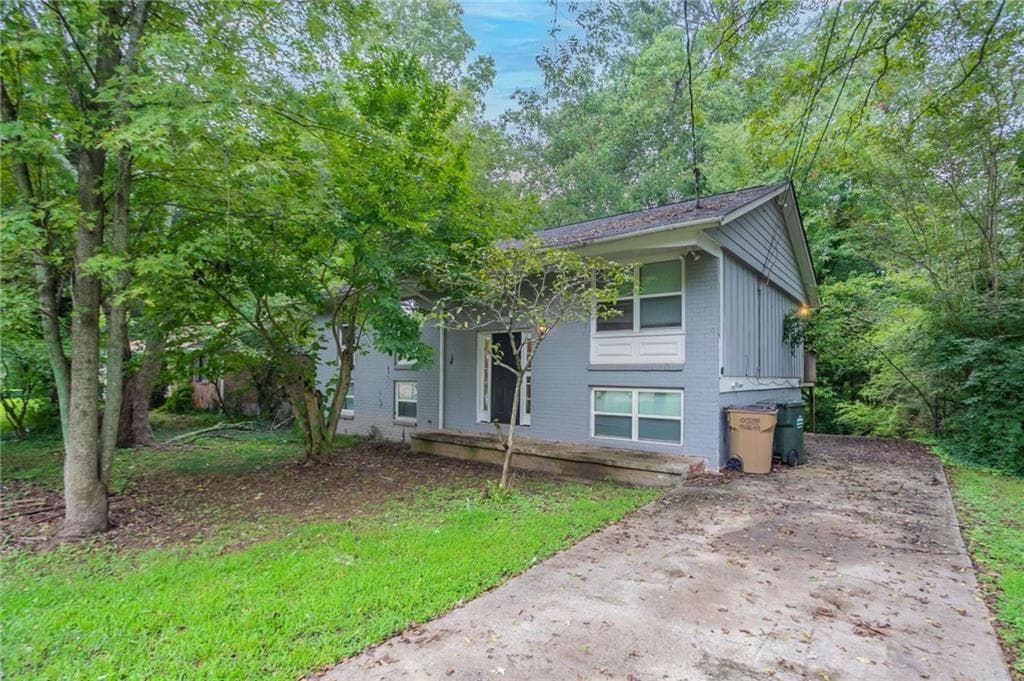 8229 Queens Drive, Jonesboro, GA 30238 — most recent listing photo