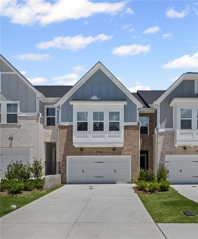 3 bedroom, 3 bathroom, 2,035 sq ft townhouse sold at 5769 Tillman Way, Powder Springs, GA 30127