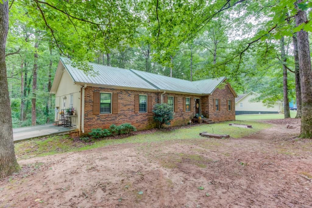 985 Honeysuckle Trail, Winder, GA 30680 — most recent listing photo