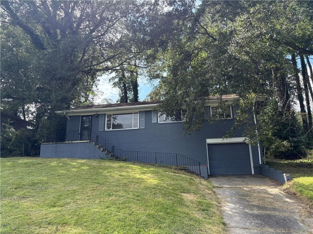 2595 Lancaster Drive, Atlanta, GA 30344 — most recent listing photo
