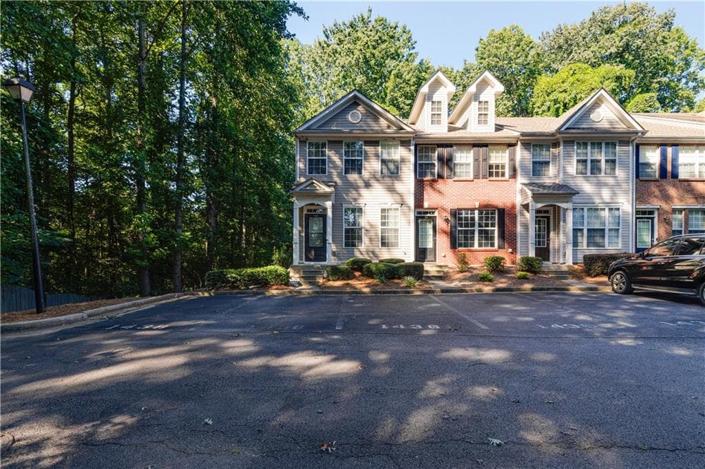 2 bedroom, 3 bathroom, 1,408 sq ft townhouse sold at 1438 Penhurst Drive, Lawrenceville, GA 30043