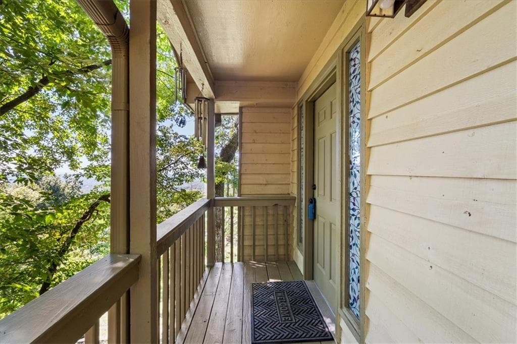 2 bedroom, 3 bathroom, 1,655 sq ft single family residence under contract at 157 Sunrise Terrace, Jasper, GA 30143 — photo 4