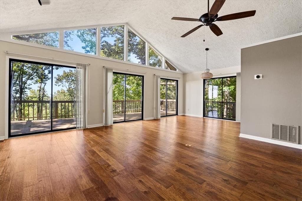 2 bedroom, 3 bathroom, 1,655 sq ft single family residence under contract at 157 Sunrise Terrace, Jasper, GA 30143 — photo 5