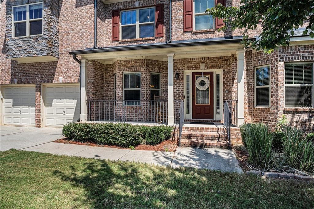 6 bedroom, 5 bathroom, 5,695 sq ft single family residence under contract at 3780 Lake Haven Way, Atlanta, GA 30349 — photo 3