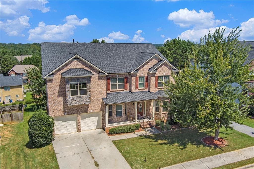 6 bedroom, 5 bathroom, 5,695 sq ft single family residence under contract at 3780 Lake Haven Way, Atlanta, GA 30349 — photo 4