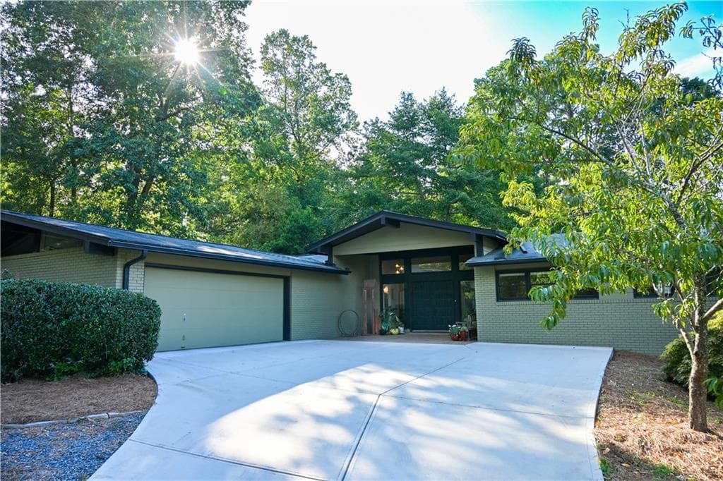 1177 Hess Drive, Avondale Estates, GA 30002 — most recent listing photo