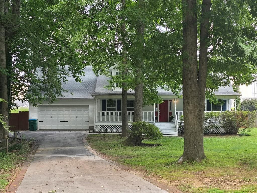 4 bedroom, 3 bathroom, 2,727 sq ft single family residence sold at 3979 Doral Circle, Atlanta, GA 30360