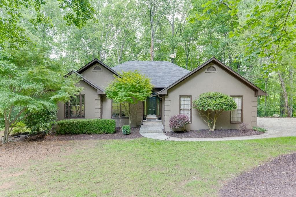 5930 Bridle Drive, Cumming, GA 30028 — most recent listing photo