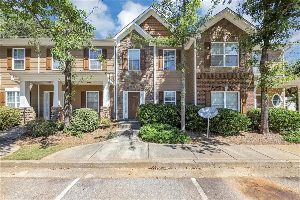 3 bedroom, 3 bathroom, 1,742 sq ft townhouse sold at 585 MCWILLIAMS Road 1402, Atlanta, GA 30315