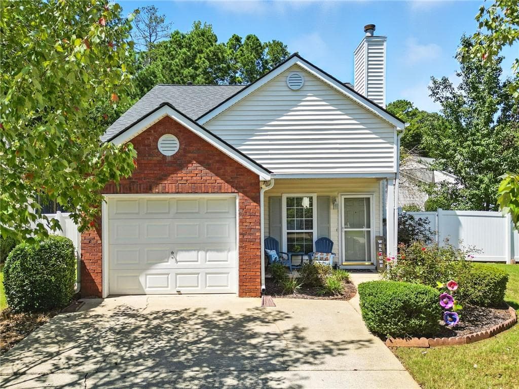 2 bedroom, 2 bathroom, 1,272 sq ft single family residence sold at 1057 Daventry Crossing, Woodstock, GA 30188